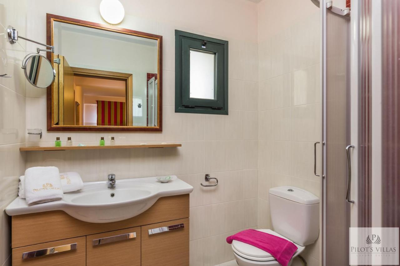 Pilot'S Villas Luxury Suites Hersonissos  Bagian luar foto