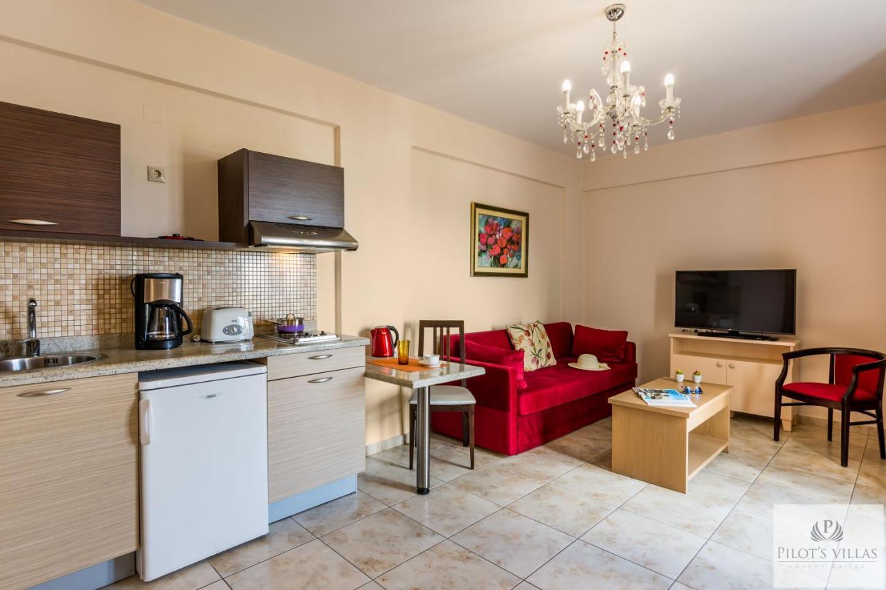 Pilot'S Villas Luxury Suites Hersonissos  Bagian luar foto