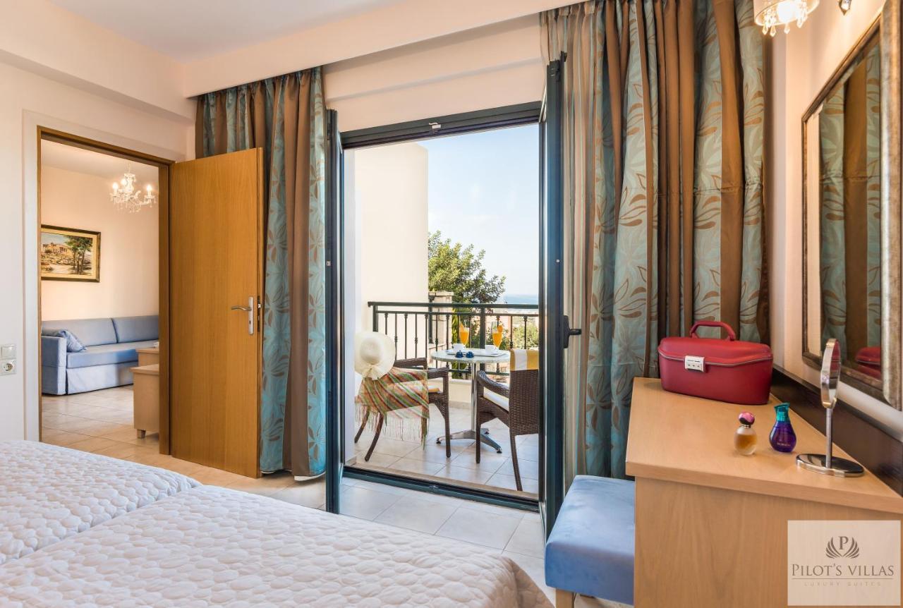 Pilot'S Villas Luxury Suites Hersonissos  Bagian luar foto