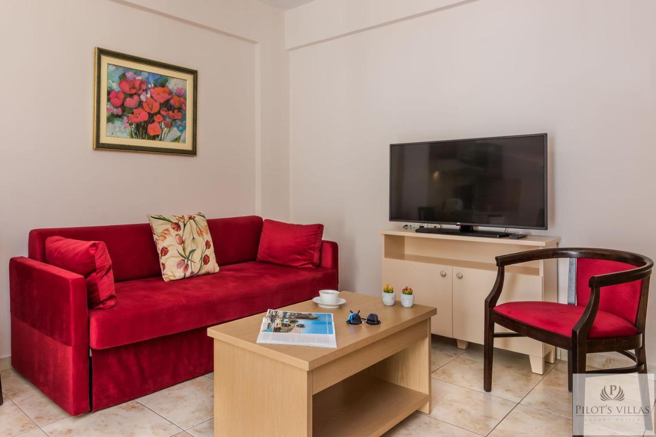 Pilot'S Villas Luxury Suites Hersonissos  Bagian luar foto