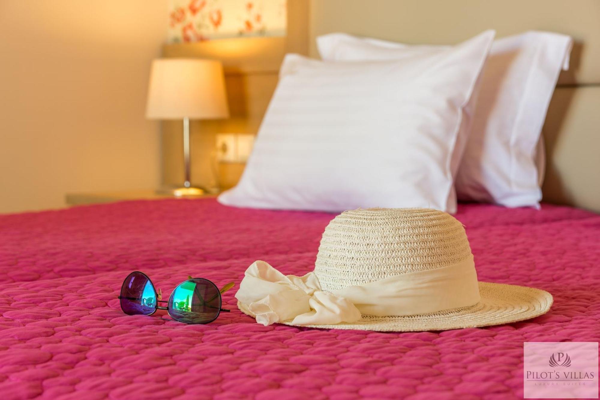 Pilot'S Villas Luxury Suites Hersonissos  Ruang foto
